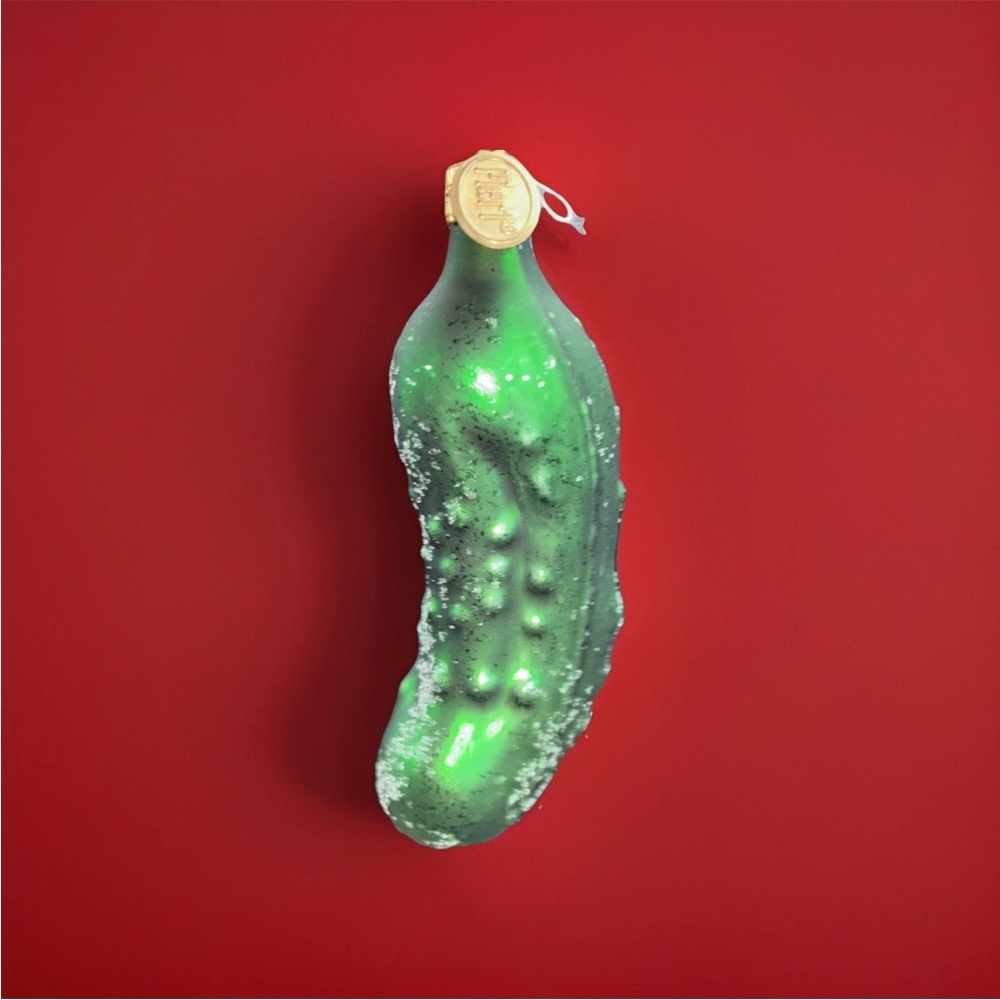 Pier 1 Green CUCUMBER/Pickle GLASS CHRISTMAS ORNAMENT - Made in Poland